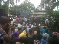 Ratusan Massa Berdemo di Panwas Rohul Terkait Dugaan Pelanggaran Pilkada