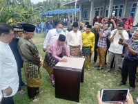 H Bustami HY SH MM Resmikan Masjid Al-Muhajirin Sekaligus Solat Jumat Perdana 