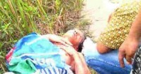 Warga Petapahan Geger, Di Temukan seorang pria dengan kondisi terbaring lemah