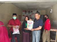 Dampak Covid-19, H-1 Ramadhan, H. Syafaruddin Poti, SH Bagikan 2 Ton Beras Kemasyarakat