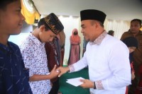 Bupati Labuhanbatu Berikan Santunan Pendidikan Kepada Anak Yatim