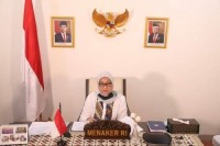 Menaker Ida Fauziyah : Para Gubernur Harus Pastikan THR Dibayarkan kepada Pekerja