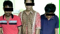 olsek Tapung Hulu Ringkus 3 Pria Saat Berjudi di Depan Perumahan Karyawan PTPN-V