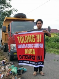 DLH Labuhanbatu Bersama Lurah Bakaran Batu Gotong Royong Atasi Sampah