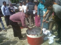 KPUD Rohul Lakukan Pemusanahan Surat Suara Dengan Cara Dibakar dan Dipotong