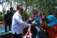 Didalam Terbuka, Bupati Labuhanbatu Temu Tamah Bersama Masyarakat Dusun Firdaus