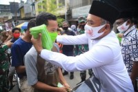 3000 Masker Diberikan Bupati Labuhanbatu Kepada Masyarakat Bilahilir