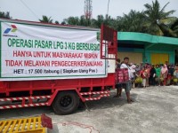 Atasi Kelangkaan LPG 3 Kilo  Pangkalan di Duri Gelar  Operasi Pasar