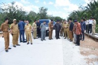 Tinjau Proyek Strategis di Pulau Bengkalis: Bupati Amril Mukminin: “Maunya Kami Sekali Dikerjakan 