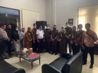Andi Suhaimi Dalimunthe Intruksikan Camat Rantau Utara Semprotkan Desinfektan Ke Seluruh Lokasi