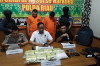 Tim Direktorat Reserse Narkoba Polda Riau Ringkus Dua Kurir Sabu 8 Kg