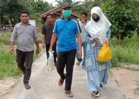 Dewan Siak Fairus SAg Kembali Salurkan Paket Sembako Dampak C-19 di Kampung Rantau Panjang
