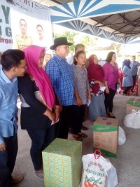 Bupati Sergai Ir. H. Soekirman di dampingi Kadis Kominfo Sergai H. Isan AP dan pengurus Koordinator.