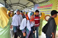 6 Jam Perjalanan, 216 JCH Bengkalis Tiba di Asrama Haji Batam
