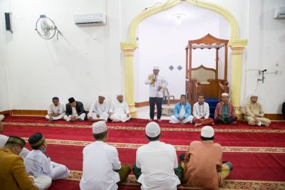 Bupati Andi Shalat Subuh Berjamaah Bersama Ratusan Masyarakat Aek Paing
