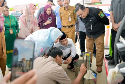 Bupati Bengkalis Kasmarni Tinjau SPBU di Jalur Mudik Lintas Timur Bathin Solapan