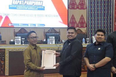 Bupati Bengkalis Terima Laporan Reses Masa Persidangan II Anggota DPRD Tahun Sidang 2025