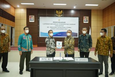 Bupati Labuhanbatu Serahkan LKPD Un-Audited Tahun Anggaran 2021