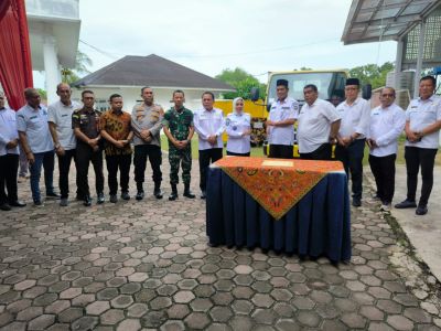 Bupati Labuhanbatu Serahkan Tiga Unit Truk Kepada Kecamatan Rantau Utara