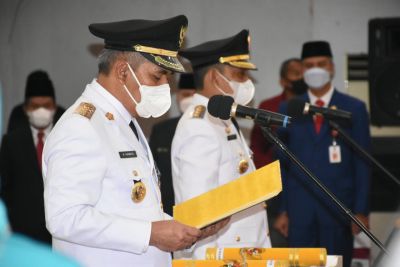 Dilantik Gubernur, Kamsol Resmi Menjadi Pj Bupati Kampar dan Pj Walikota Pekanbaru Muflihun