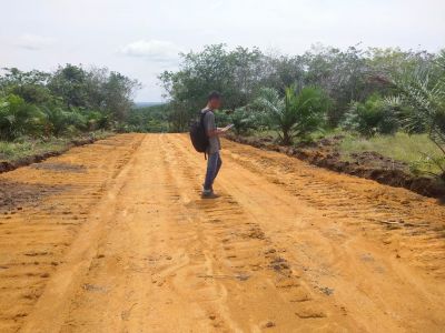 Disbunnakkeswan Kampar Realisasikan Jalan Produksi di 12 Desa