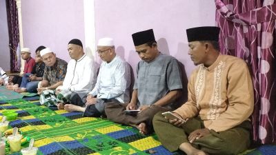 H. Siantar Silaturahmi  Berbuka Puasa Bersama Masyarakat dan RT/RW