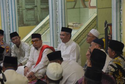 Hadiri Bersama Ustadz Bombom, Pj Bupati Kampar: Lanjutkan Perjuangan Nabi