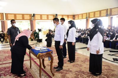 Lantik 470 CPNS dan PPPK, Bupati Kasmarni Sampaikan Tugas Pokok dan Fungsi