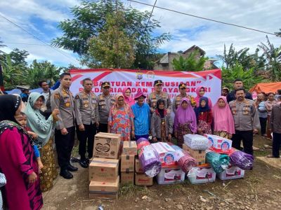 Luar biasa Irjen Iqbal Turun Langsung Serahkan Bantuan Korban Gempa Cianjur