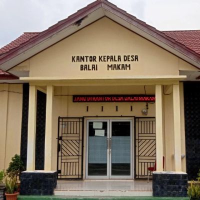 Masyarakat RT 04/05 RW 07 meminta jalan Pahlawan menuju kantor Desa Balai Makam di Aspal