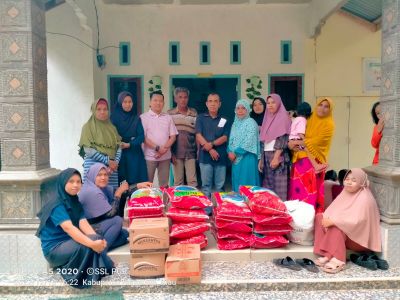 Melalui Program CSR, PT Permata Citra Rangau Salurkan Sembako Warga sekitar