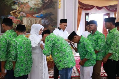 Memasuki Rumah Dinas Baru, Bupati Labuhanbatu Berikan Santunan ke Anak Panti Asuhan