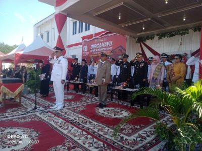 PEMERITAH KECAMATAN BUKIT BATU PERINGATI HUT- RI KE-80  KANTOR CAMAT BUKIT BATU