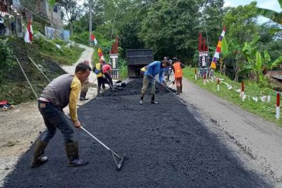Perbaikan Jalan Lingkungan dan Infrastruktur Wisata Jabar Dapat Respons Positif