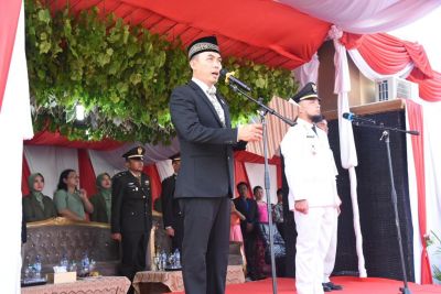 Peringatan HUT RI Ke 77 dI Bathin Solapan. DPRD Rianto Bacakan Teks Proklamasi