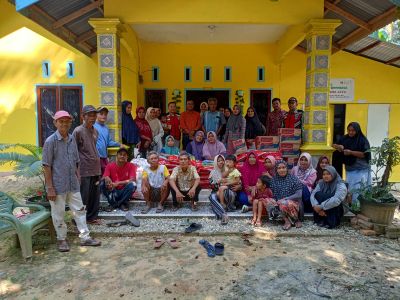 PKS Permata Citra Rangau Salurkan Sembako Kepada Warga sekitar