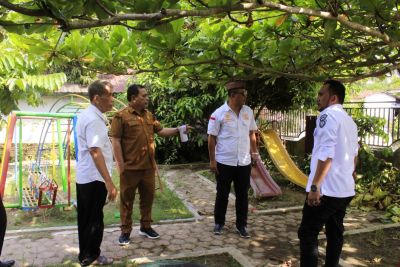 PLH Sekda Tinjau Kampung KB Desa Pondok Batu