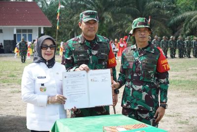Plt. Bupati Labuhanbatu Dampingi Danrem 022/PT Tutup TMMD ke-120 Tahun 2024