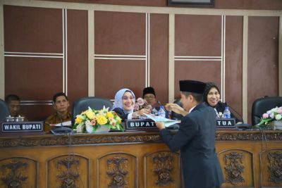 Plt. Bupati Labuhanbatu Terima Rekomendasi DPRD Atas LKPJ Ta 2023