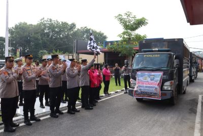 Polres Labuhanbatu Hadir untuk Sesama: Pengiriman Bantuan Kemanusiaan bagi Korban Bencana