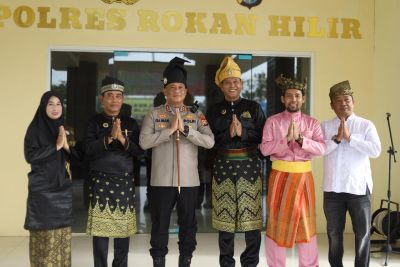 POLRES ROKAN HILIR GELAR APEL LAUNCHING ,TANJAK DAN SELEMPANG  PELESTARIAN BUDAYA MELAYU