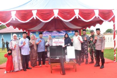 Salurkan Berbagai Bantuan, Bupati Kasmarni Safari Ramadhan ke Rupat Utara