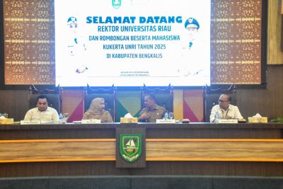 Sambut Kedatangan Mahasiswa UNRI, Bupati Kasmarni Ajak Berkontribusi dalam Pembangunan Daerah