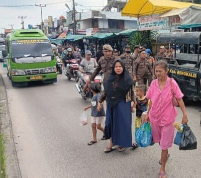 Syamsul Alam menghimbau Batas Berjualan Satpol PP Ingatkan PKL di Duri