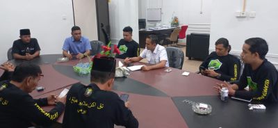 Tameng Adat Mandau silaturahmi dengan Kepala Dinas Tenaga kerja dan Transmigrasi