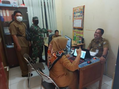 Mensukseskan TMMD Ke 110, Danpos Peltu D Limbah Goal Sosialisasi Vaksinasi Dengan Aparatur Kecamatan